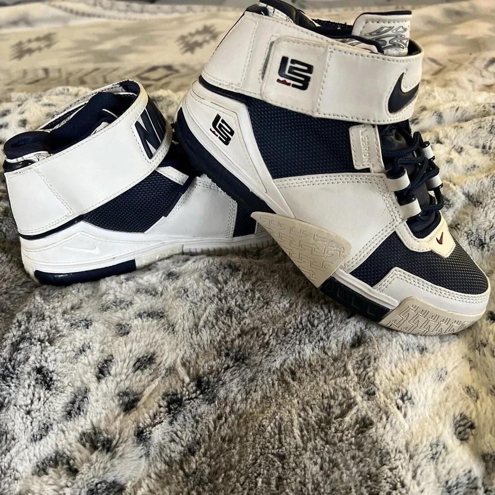 Nike LeBron y2k James Kid Basketball Shoes White Navy High Top Sneakers Size 3.5